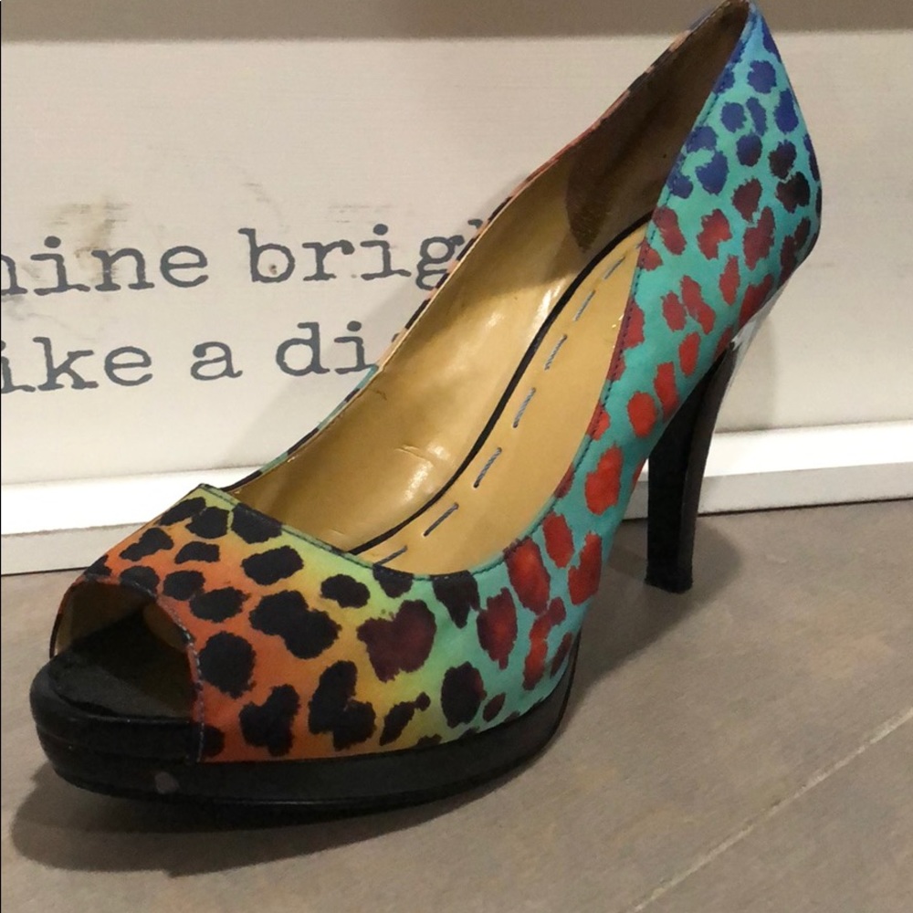 Shoes - Picture 2 of 3